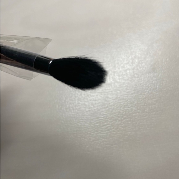 Morphe M576 pointed blender brush - Picture 5 of 6